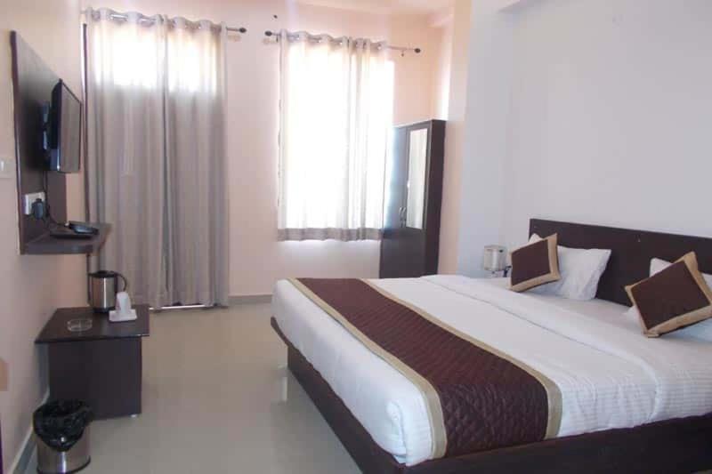 Makrana Raj Hotel Sikar Екстериор снимка